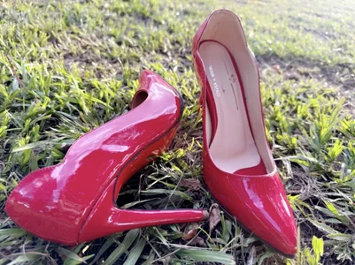 Sara_Gomez Heels Pic