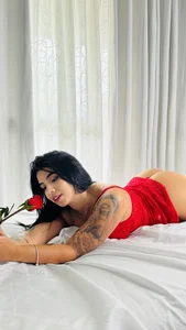 vane_lopez_ "Not everything that provokes... is revealed." 🔥🌹🌹🔥 사진 8