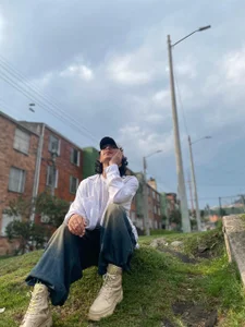 I love teasing, playing, and connecting with those who know how to treat me right. de santi_foxxx_  Imagens