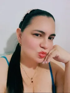 michellrodriguez Kiss صورة واحدة|michellrodriguez Kiss صورتان|michellrodriguez Kiss  2 صور|michellrodriguez Kiss  2 صورة