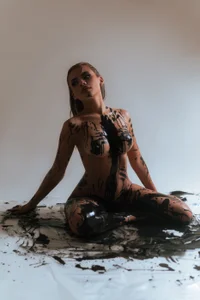 Mily_Vermont Slime on Me 🖤🤍 Poză 4