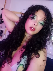 Lucybell_26 relax Pic 2