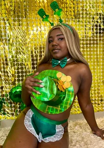 Eva_Johnss St. Patrick's Day ☘️🍻✨ Gambar