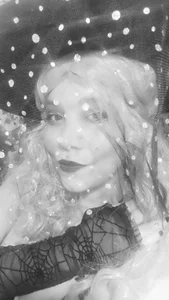 sharonnleon halloween Pic