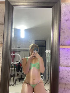 yez_hot_ggh Melanie Pic 5