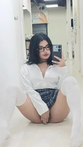 schoolgirl for you 🌹 de bonnieTaylor1  5 Imagens