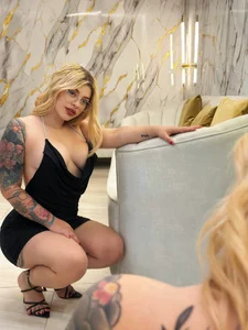 Don't take your eyes off me de MadisonKane  5 Imagens