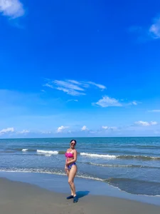 Lulu_Monroe Vacations ☀️🌊🏖️👙 Pic 2