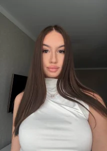 GlorryBooty Public টি ছবি