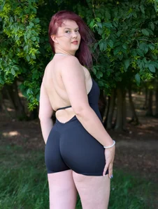 ScarletNoiree OutdoorFun Pic