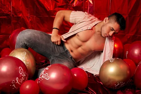 Marco_diaz1のmore for hotの 3枚の写真