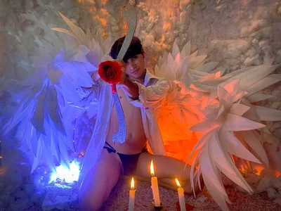 Leo_Glow Happy Valentine's Day Pic