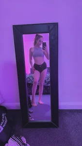 ellielouise8812's XXX Nude Photo 1