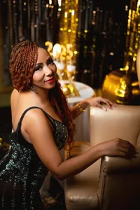 SashaMacgregor happy new year Hình 4