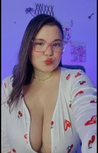 _bianca_busty cute glasses Billede