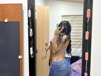 Girl_milk7 Public Pic 3