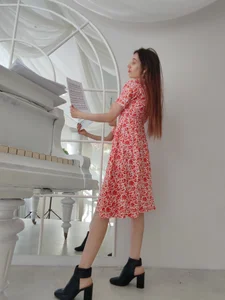 Iren Iren pure flower, sweet like a kitten shene like a sun adorable like a real woman Immagine  4