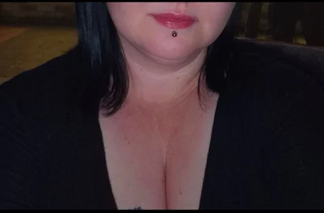 Curvy_Alyssia88X Public Pic 3