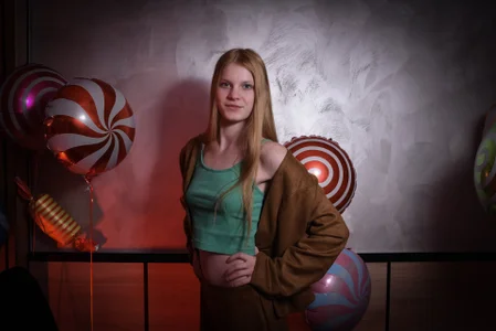 AliceWiss Public Poză