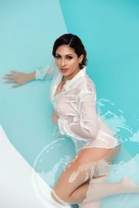 TaniaSmith1 Modern Mermaid🧜🏻‍♀️ Pic 2