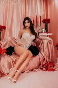 IzzyWild Sweet or naughty? On Valentine's Day, I'm both. 🎀🍓 Pic 6