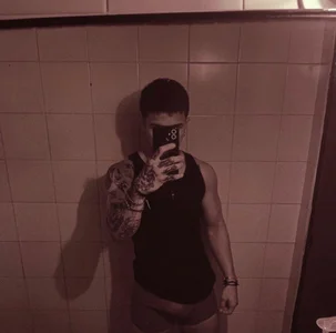 DominatofstupidのPublicの枚の写真