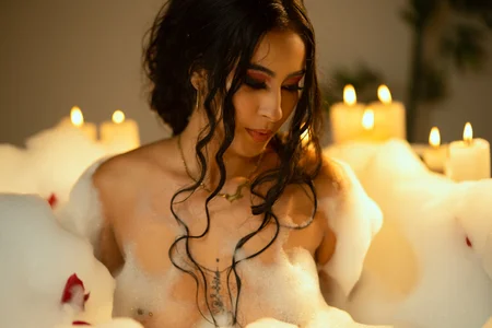 NicoleBlum: in the tub with me ( 7 фото)