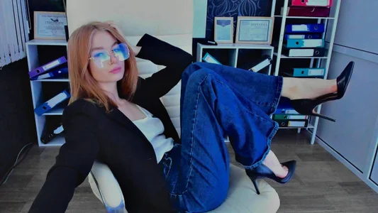 Zdjęcia katrin_james your secretary🔥:  3