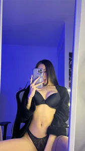 MichelleFerry_ Public Gambar 3