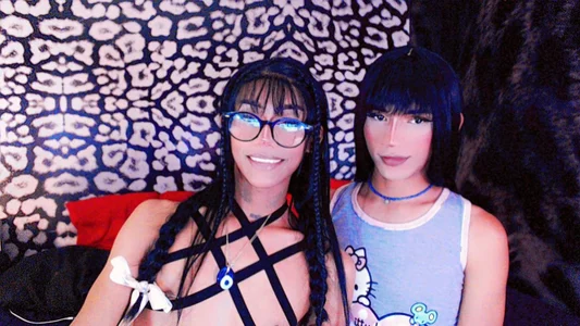 VIENNABR_S7: helem and vienna bff ( 2 фото)