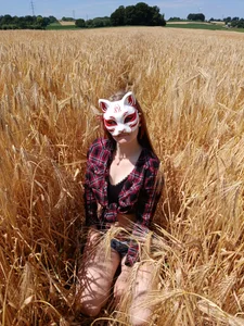A stroll through the fields <3 de ScarletKitsunyaa Foto 2