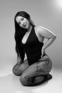 EmmyCastillo Black and white sensuality 🤍🖤 Bilde 4