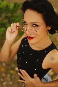 alexandra_lorens outdoors Pic 2