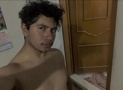 ContraryMomos Yo Pic 3