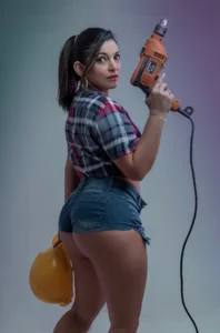 Julie_Boronat26 Which one do you like more? Pic