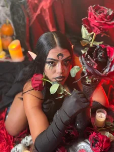 Naughty Dark Elf 💀🪄 de RiriiBrunette__  2 Imagens