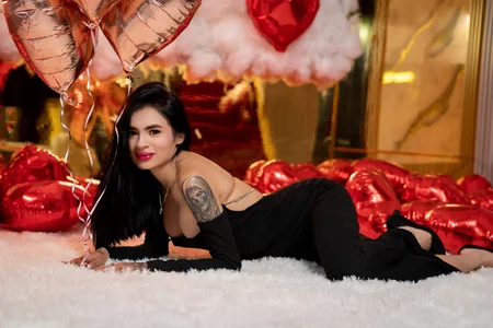 Michellespencer Happy Valentine's Day, my gift is you cumming thinking of me 😈💦 Pic 6