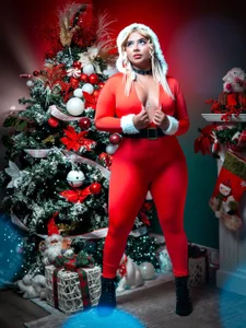 AliiceBrown_ Feliz Navidad 2025 🎅🏼✨ Immagine  9