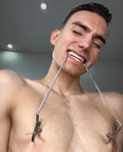 Alan_Real I LOVE STIMULATING MY NIPPLES. зображення 3