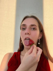 PetraHambelton sexy style Pic 4