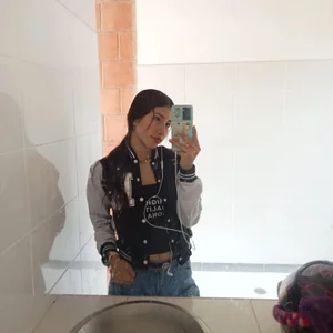 Lili_Opal Public Pic 5