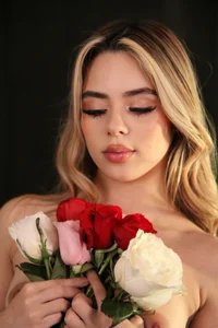 JuanitaClay 🌹🌷Miss Roses🌷🌹 Pic 3