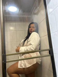 KendalMilleer Mood: Fresh out of the shower 圖片