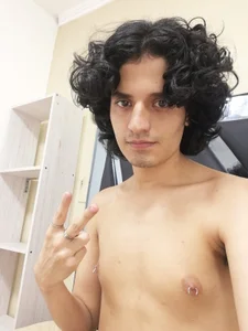 SamiSaturnoI'm just a pretty boy图片 3