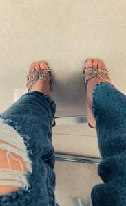 Pés 👣💅🍯 de BabiCastelari  Imagens