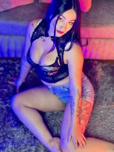 LucyBloom_ Public slika 5