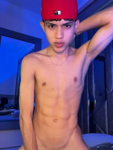 Sebax_YoungのI´m here baby 🔥の 2枚の写真