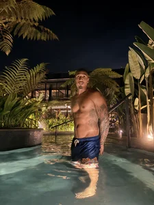 black_west Public Foto 8