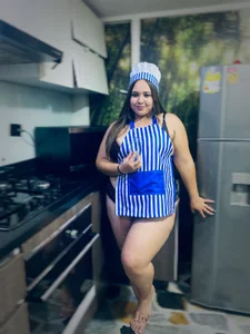 LucyOwen_18: Your chef🥵👩🏻‍🍳 ( 4 фото)