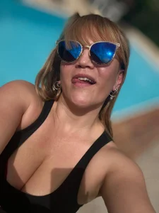 naomi_diamond_ Sunny pool✨😎 Pic